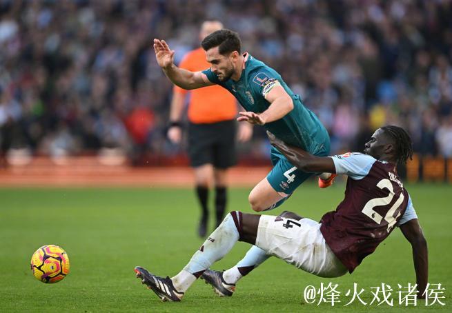 英超-费尔南德斯任意球建功卡塞米罗立功 曼联4-4战平伯恩茅斯